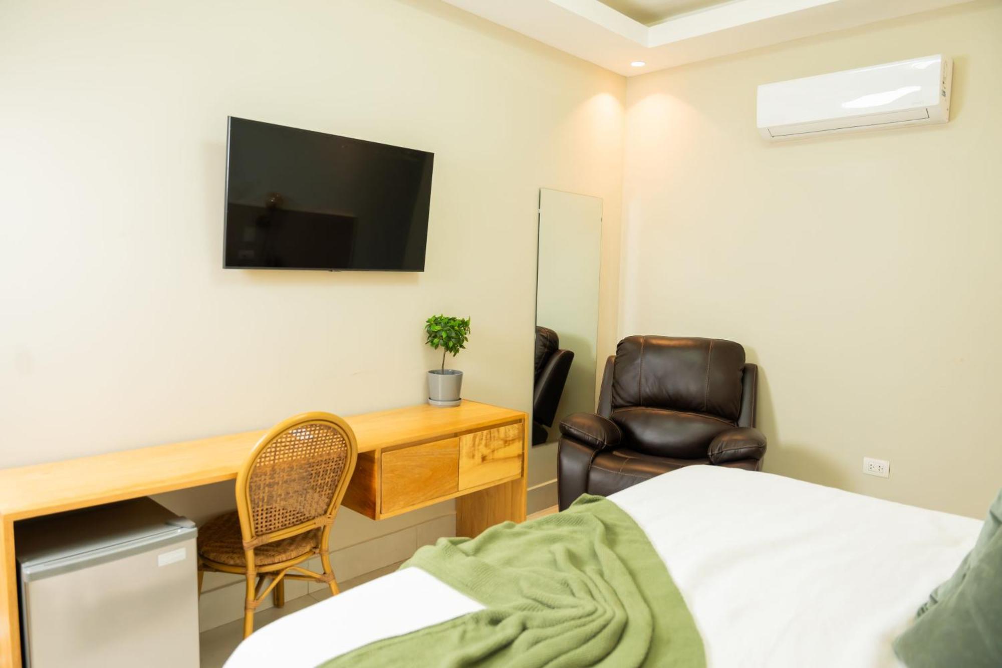 Hotel Stay Here Suites Santo Domingo Kültér fotó