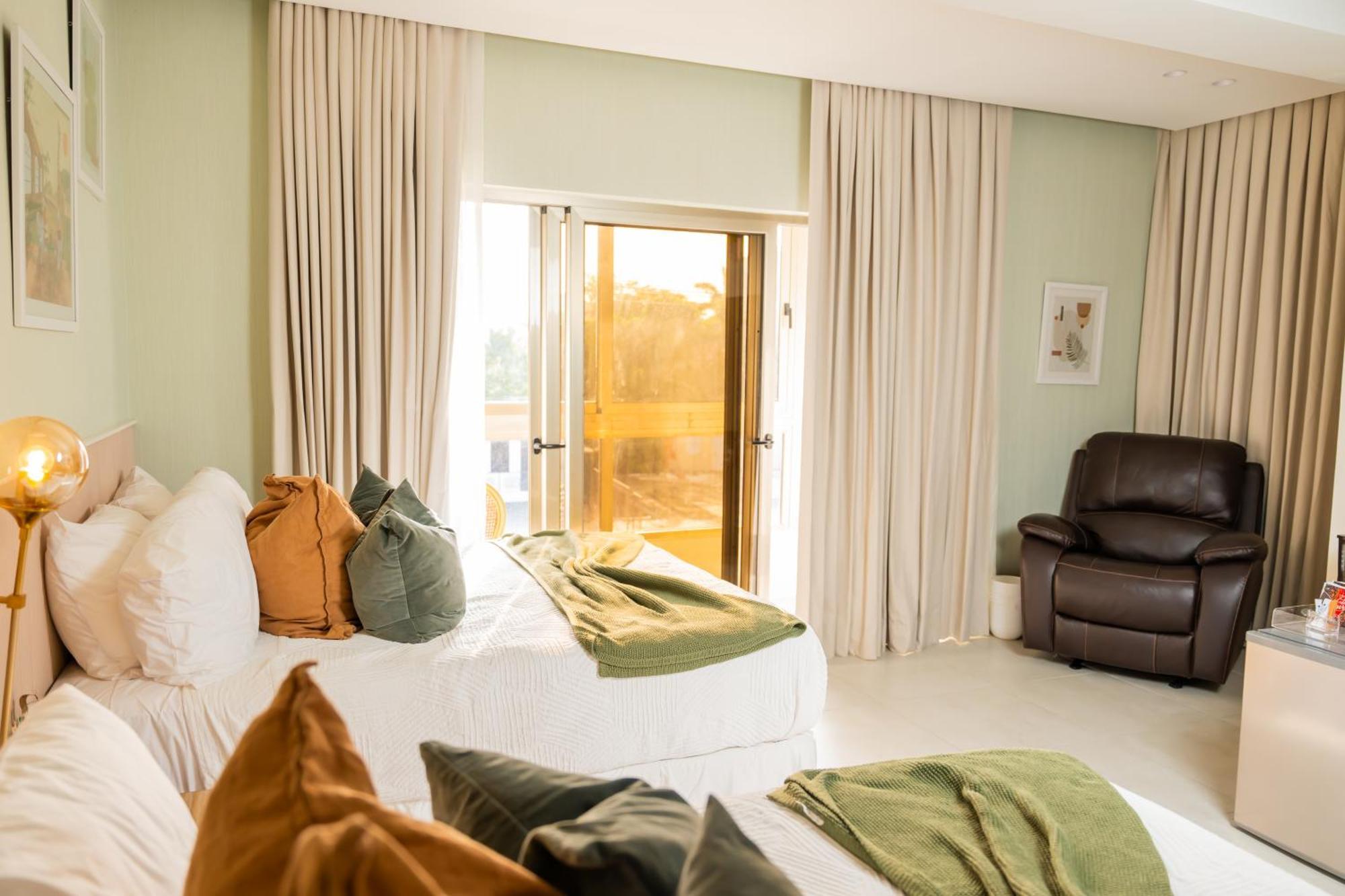 Hotel Stay Here Suites Santo Domingo Kültér fotó