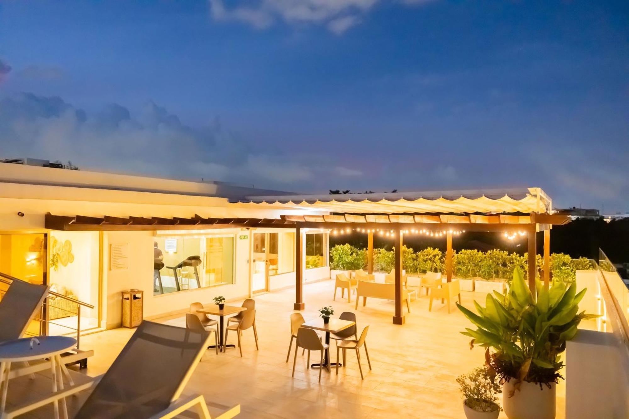 Hotel Stay Here Suites Santo Domingo Kültér fotó